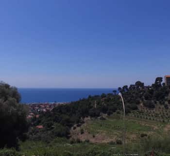Land in Bordighera met villaproject en uitzicht op zee